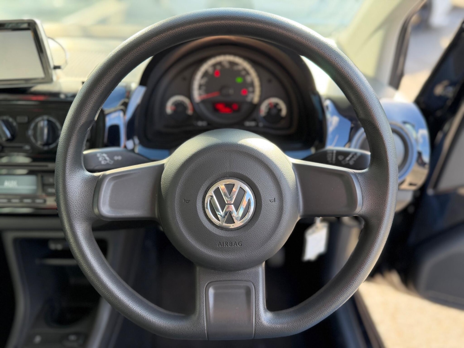 Used Volkswagen up! for sale - 78047345: Photo 24