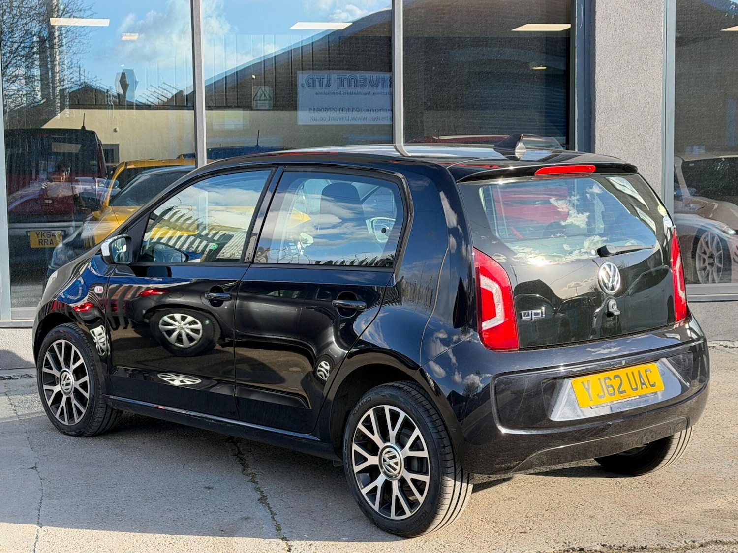 Used Volkswagen up! for sale - 78047345: Photo 5