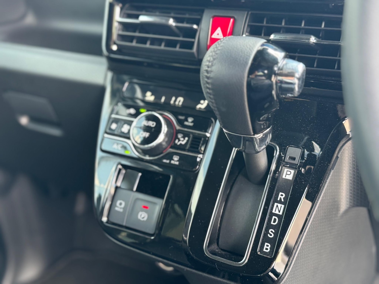 Used Daihatsu Tanto for sale - 77496290: Photo 29