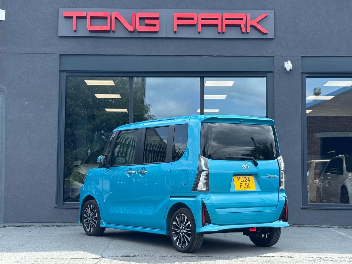 Used Daihatsu Tanto for sale - 77496290: Photo 3