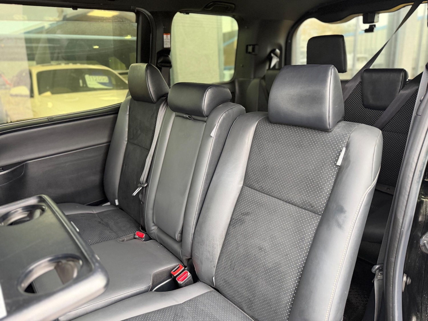 Used Toyota Voxy for sale - 77103571: Photo 16