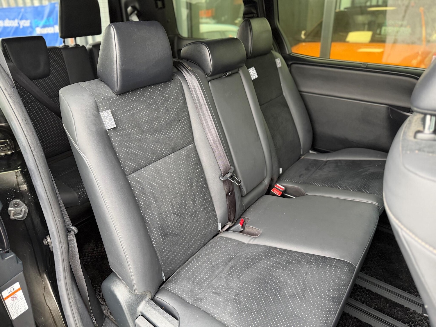 Used Toyota Voxy for sale - 77103571: Photo 17