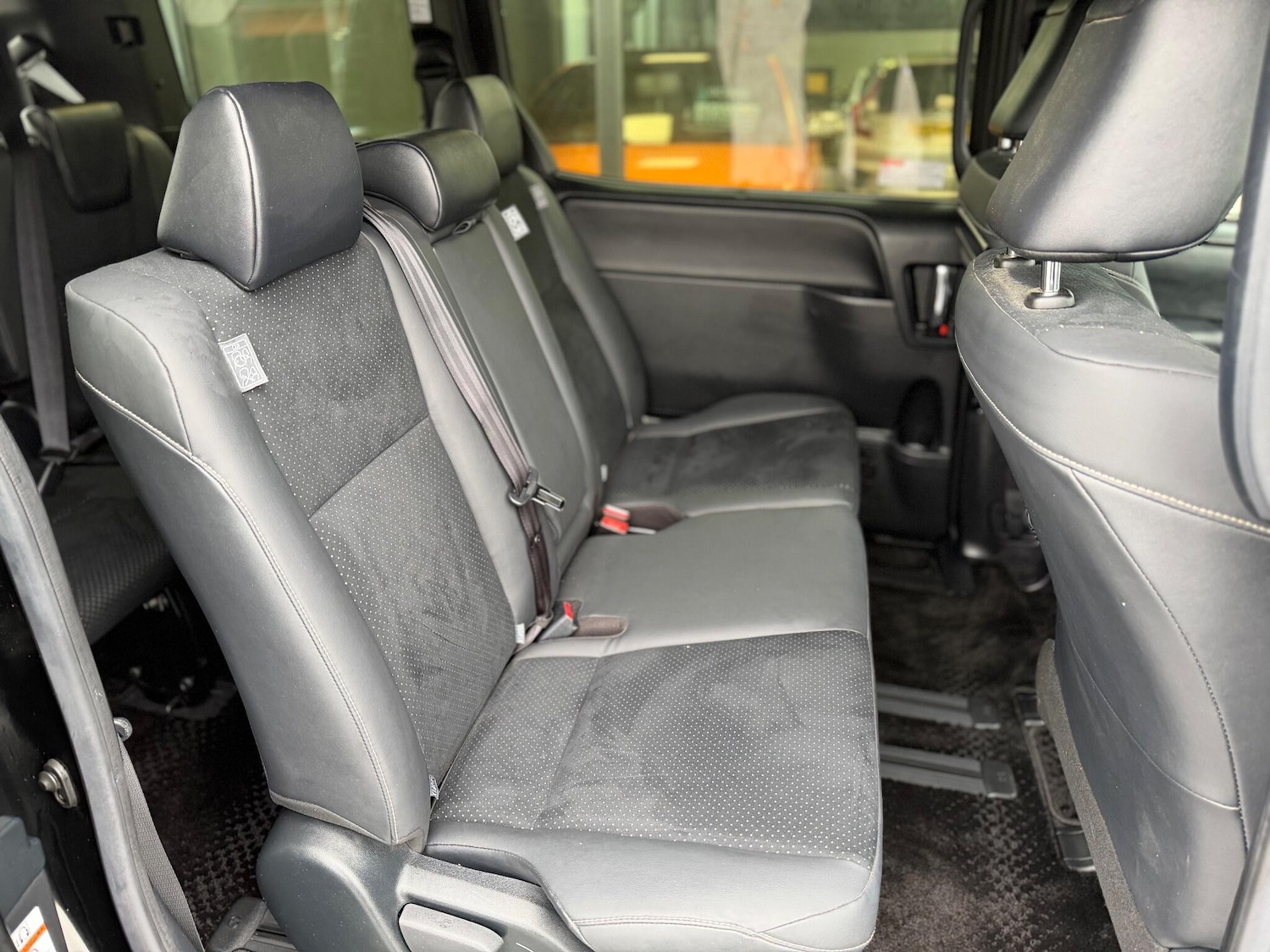 Used Toyota Voxy for sale - 77103571: Photo 18