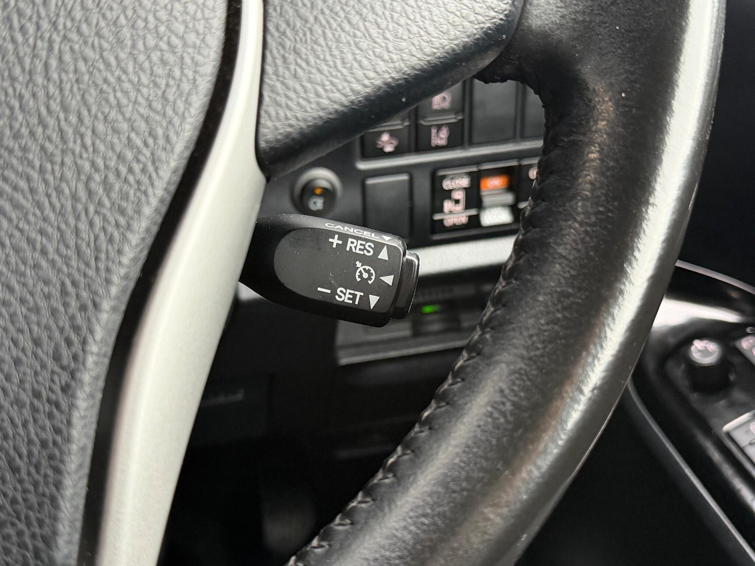 Used Toyota Voxy for sale - 77103571: Photo 27