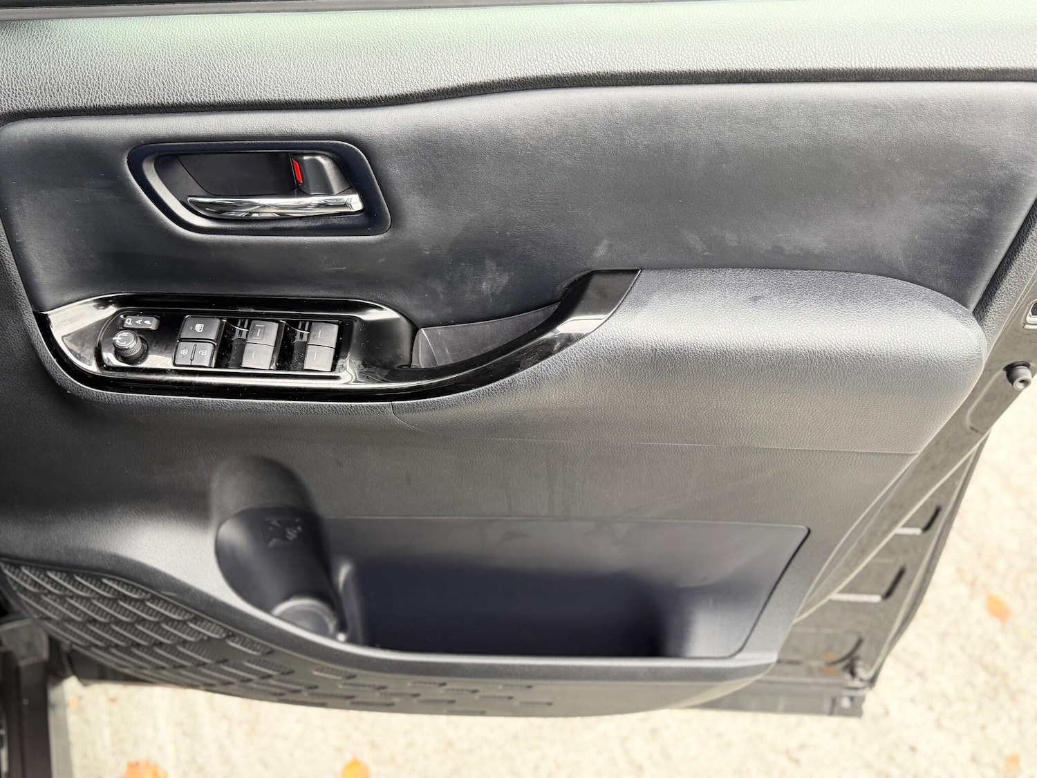 Used Toyota Voxy for sale - 77103571: Photo 29