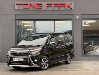 Used Toyota Voxy 2020 for sale - 77103571: Photo