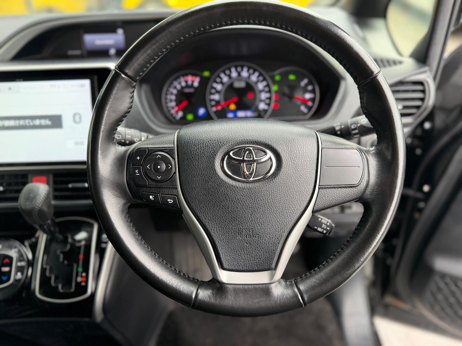 Used Toyota Voxy for sale - 77103571: Photo 33