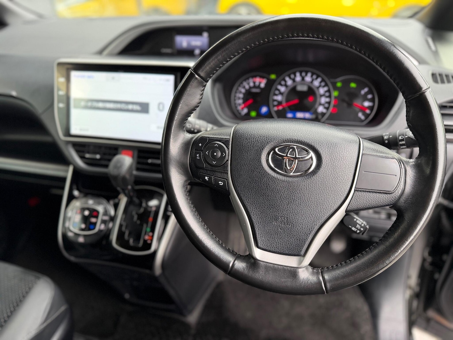 Used Toyota Voxy for sale - 77103571: Photo 34