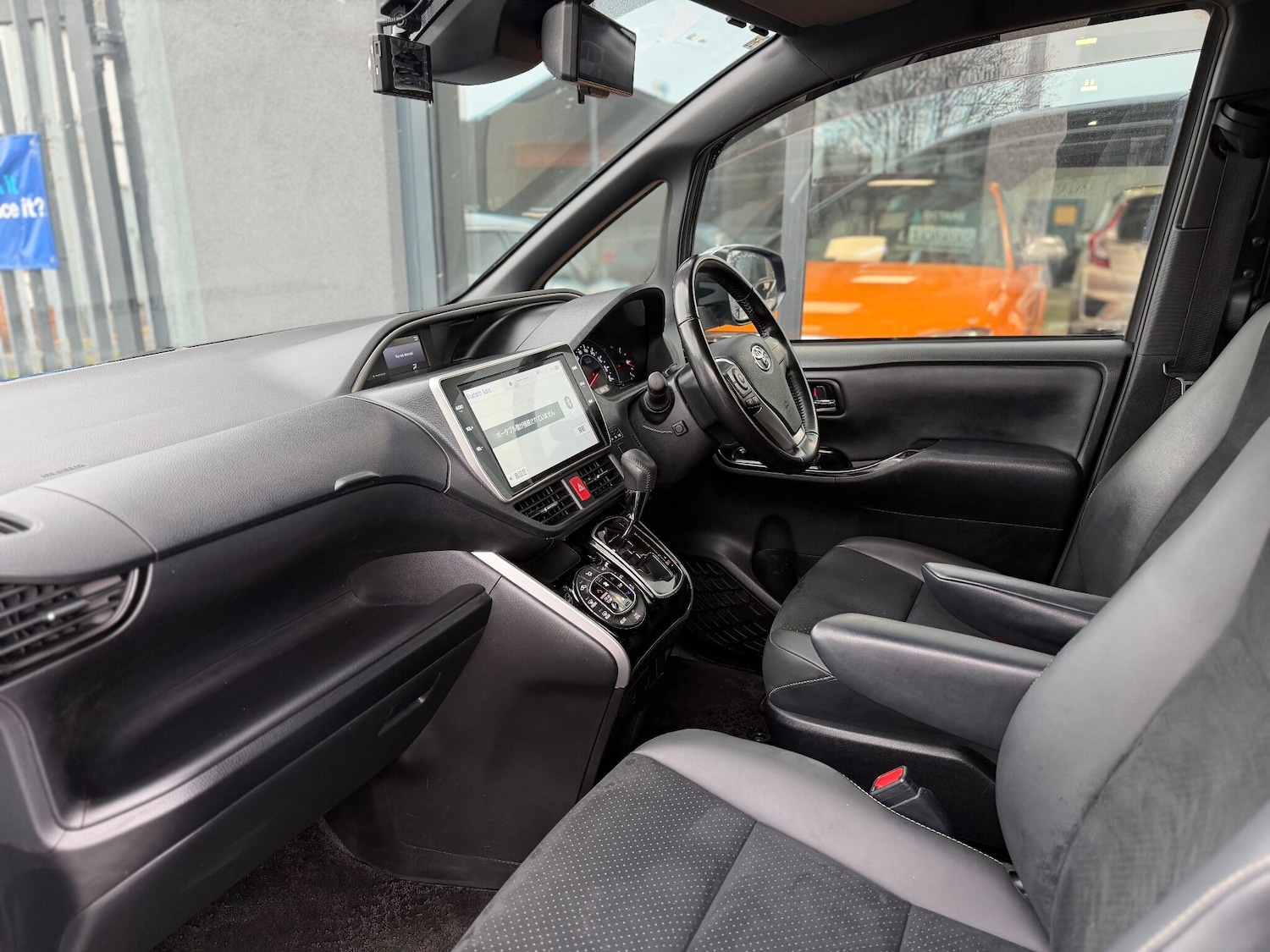 Used Toyota Voxy for sale - 77103571: Photo 36