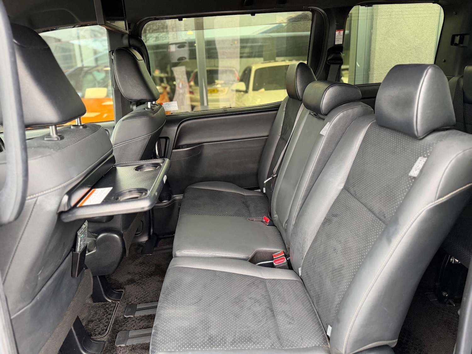 Used Toyota Voxy for sale - 77103571: Photo 39