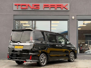 Used Toyota Voxy 2020 for sale - 77103571: Photo