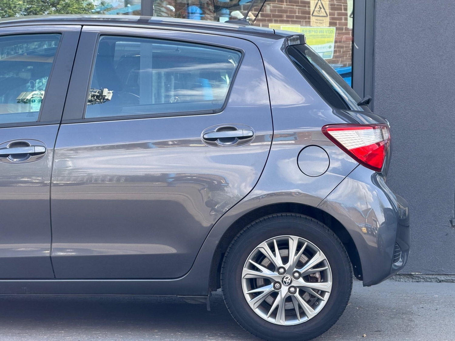 Used Toyota Yaris 2017 for sale - 78205106: Photo 12