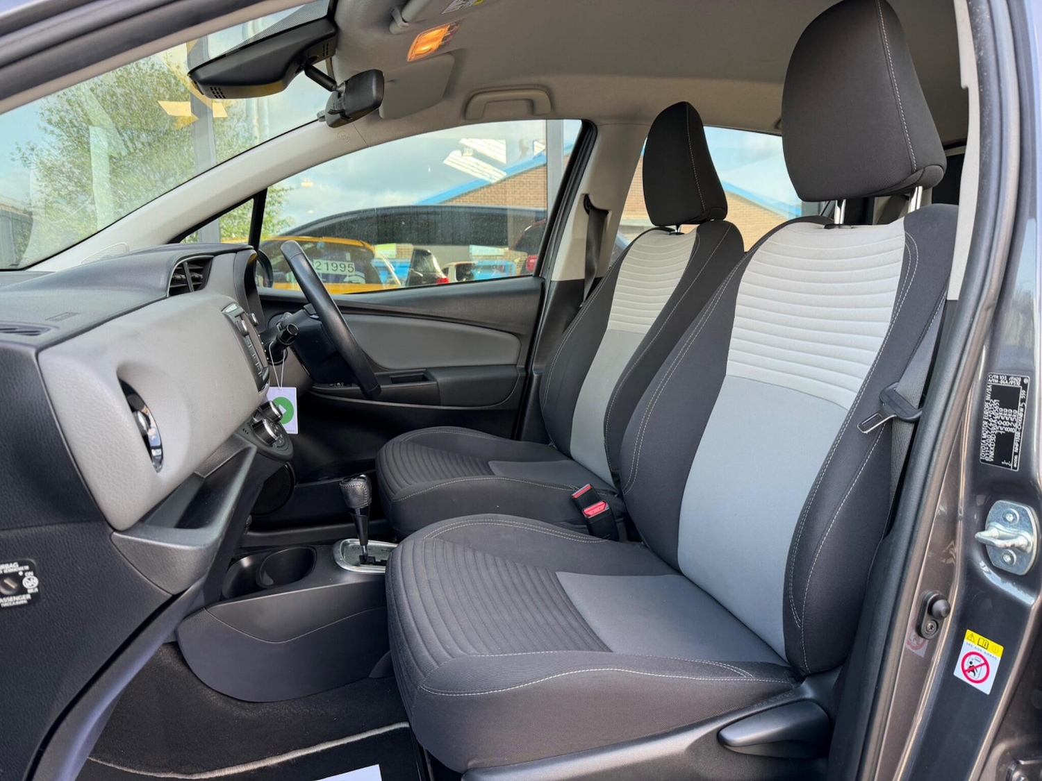 Used Toyota Yaris 2017 for sale - 78205106: Photo 14