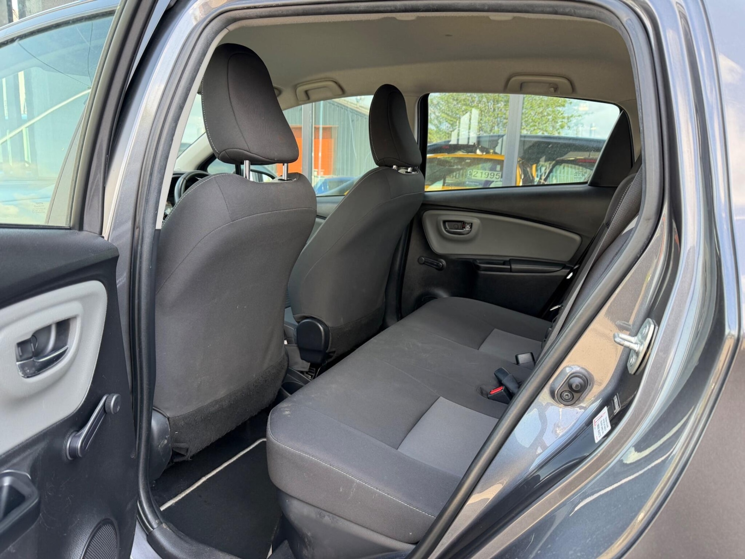 Used Toyota Yaris 2017 for sale - 78205106: Photo 33