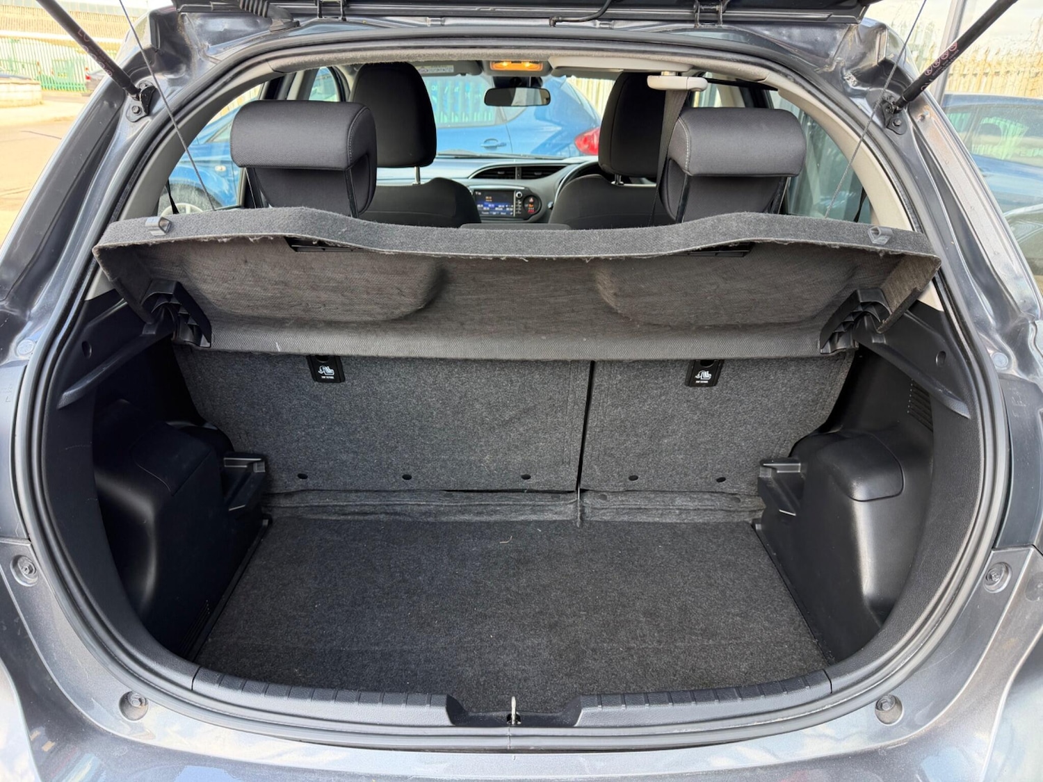 Used Toyota Yaris 2017 for sale - 78205106: Photo 34