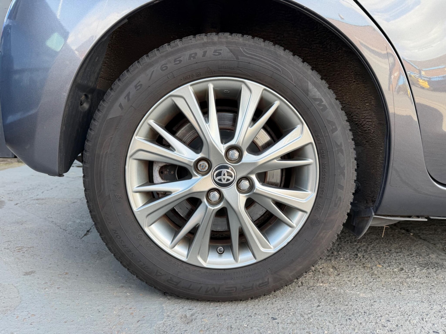 Used Toyota Yaris 2017 for sale - 78205106: Photo 38