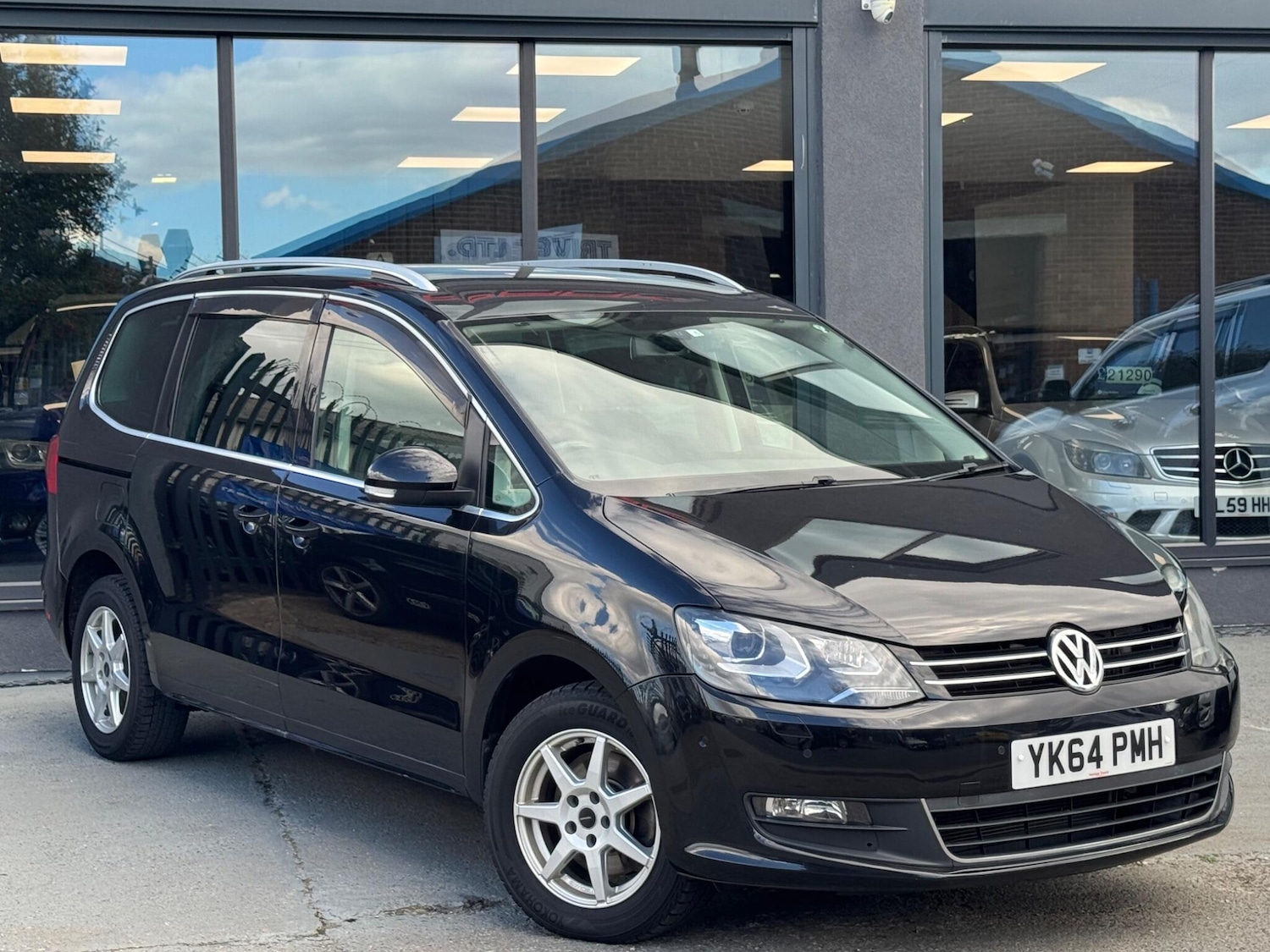 Used Volkswagen Sharan for sale - 77103677: Photo 2