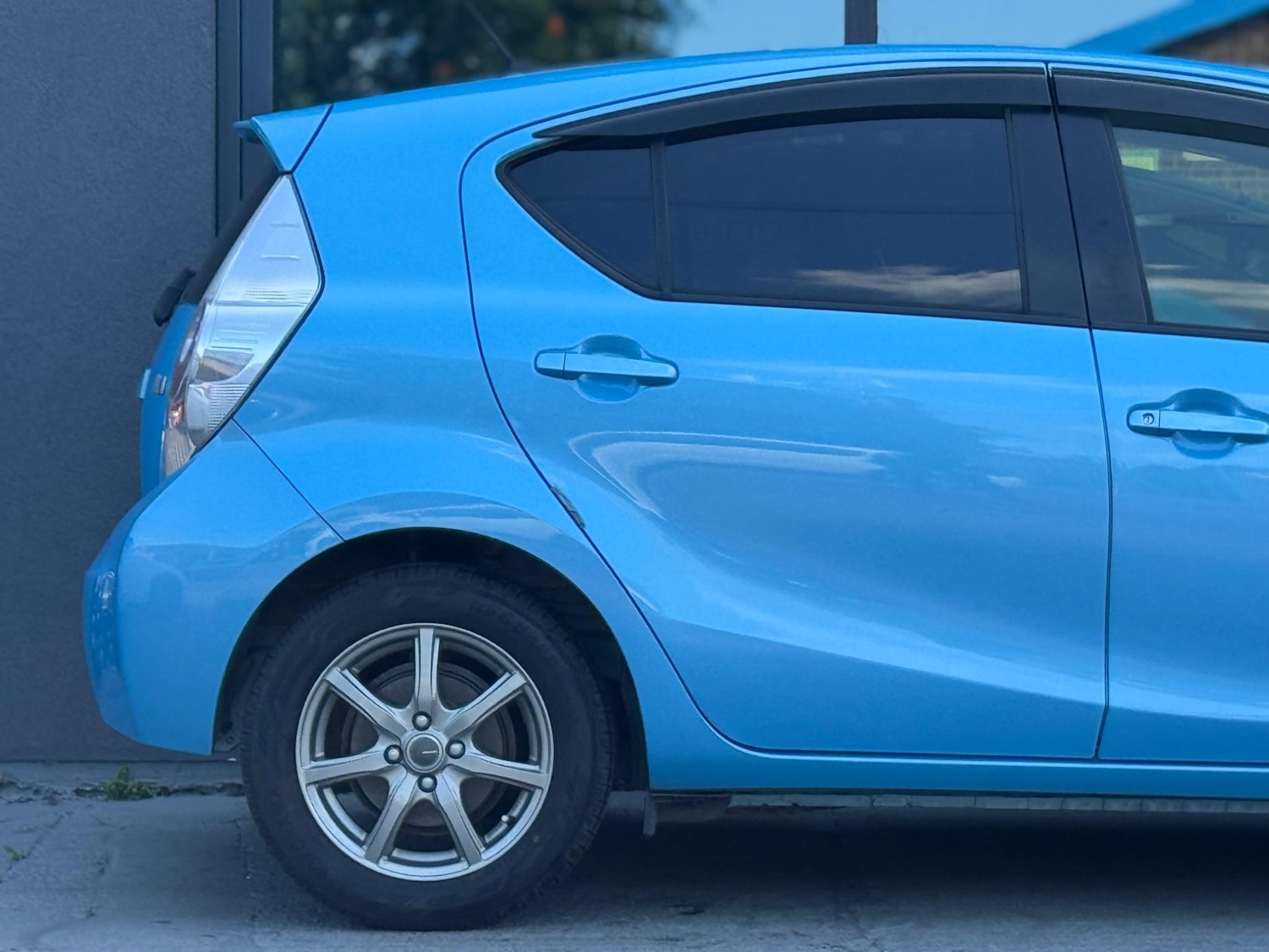 Used Toyota Aqua 2025 for sale - 77103673: Photo 12