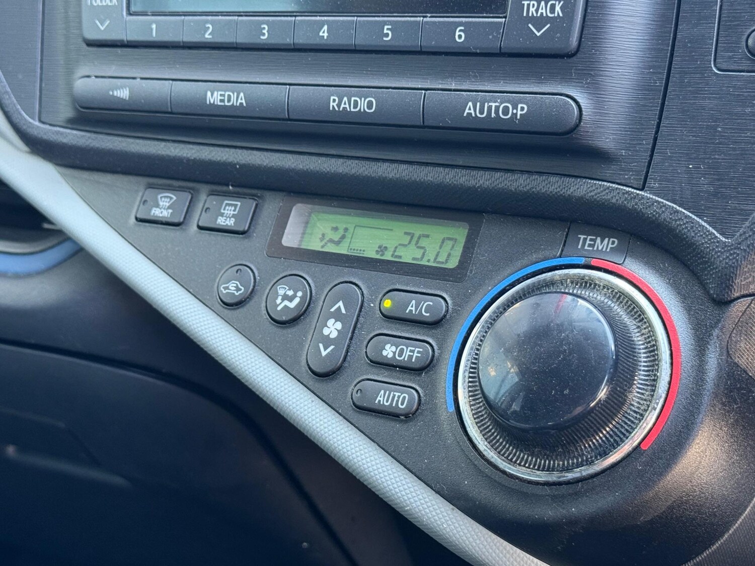 Used Toyota Aqua 2025 for sale - 77103673: Photo 21