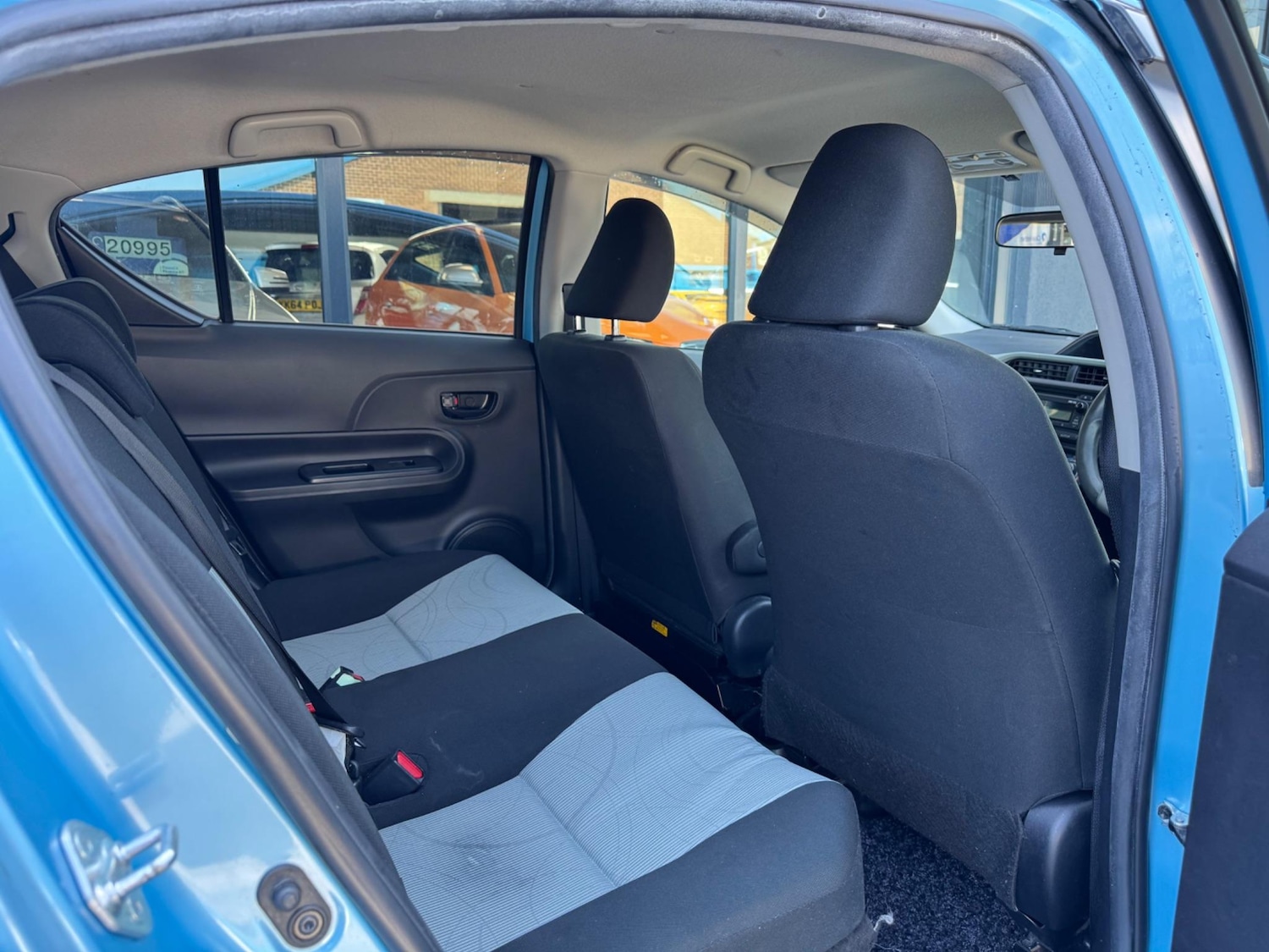 Used Toyota Aqua 2025 for sale - 77103673: Photo 29