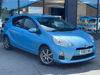 Used Toyota Aqua 2014 for sale - 77103673: Photo