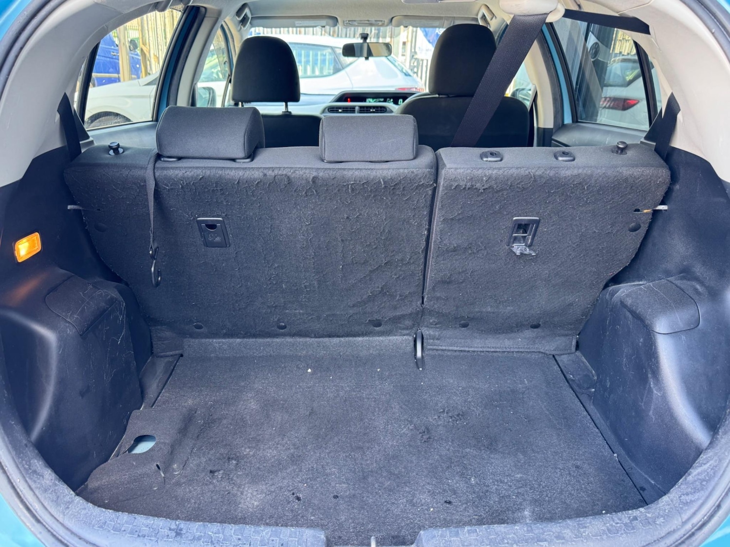 Used Toyota Aqua 2025 for sale - 77103673: Photo 31