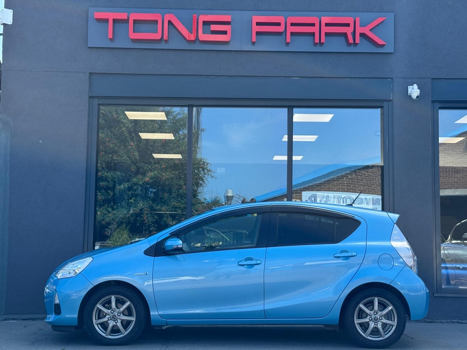 Used Toyota Aqua 2025 for sale - 77103673: Photo 6