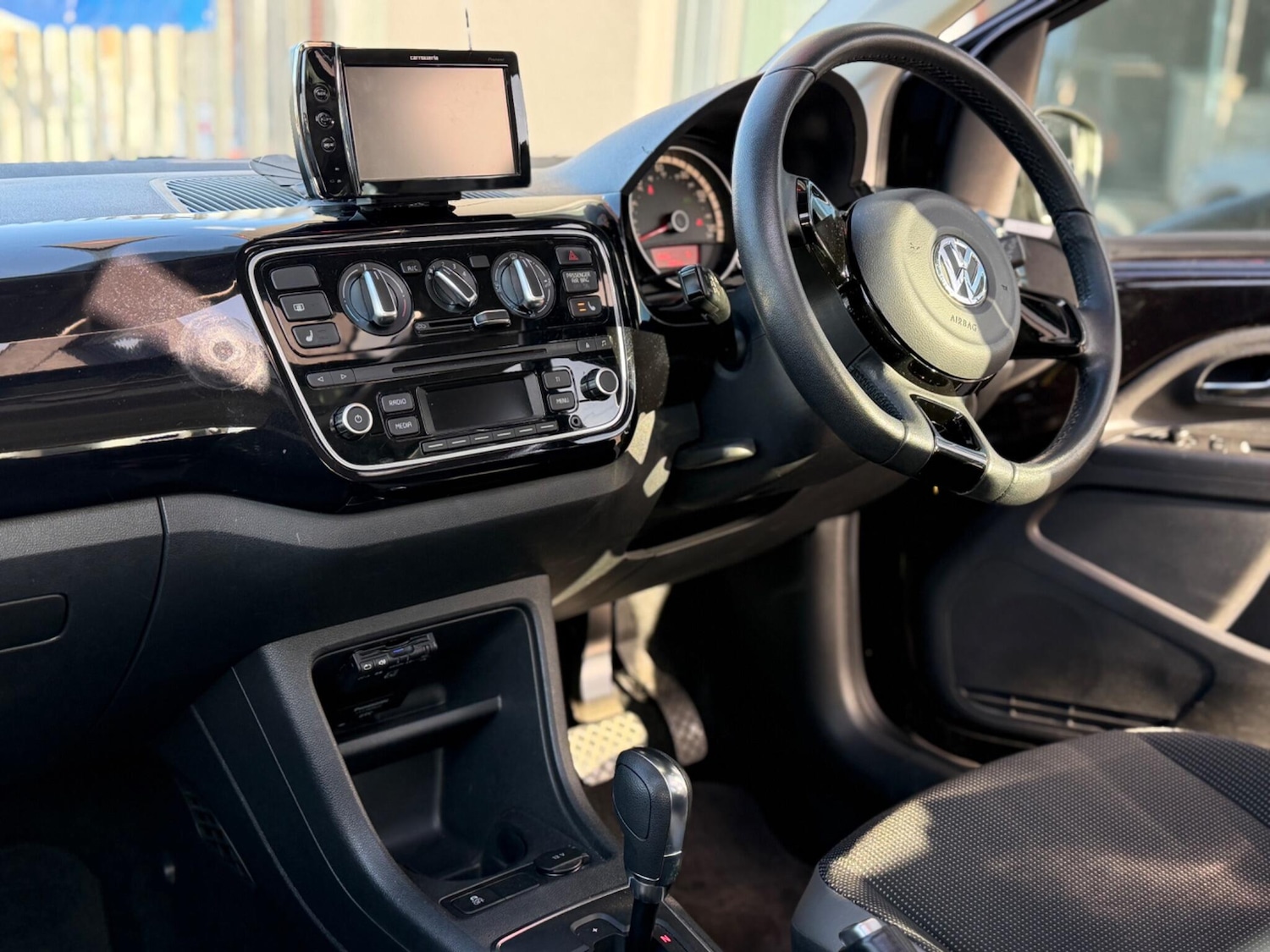 Used Volkswagen up! for sale - 78007759: Photo 3