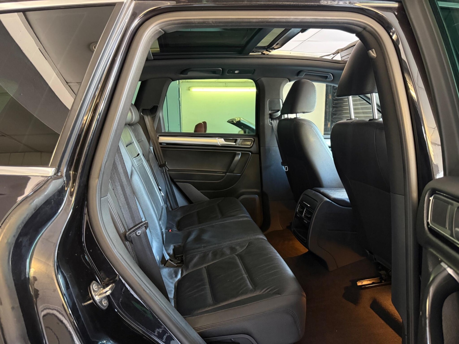 Used Volkswagen Touareg 2015 for sale - 78127356: Photo 10