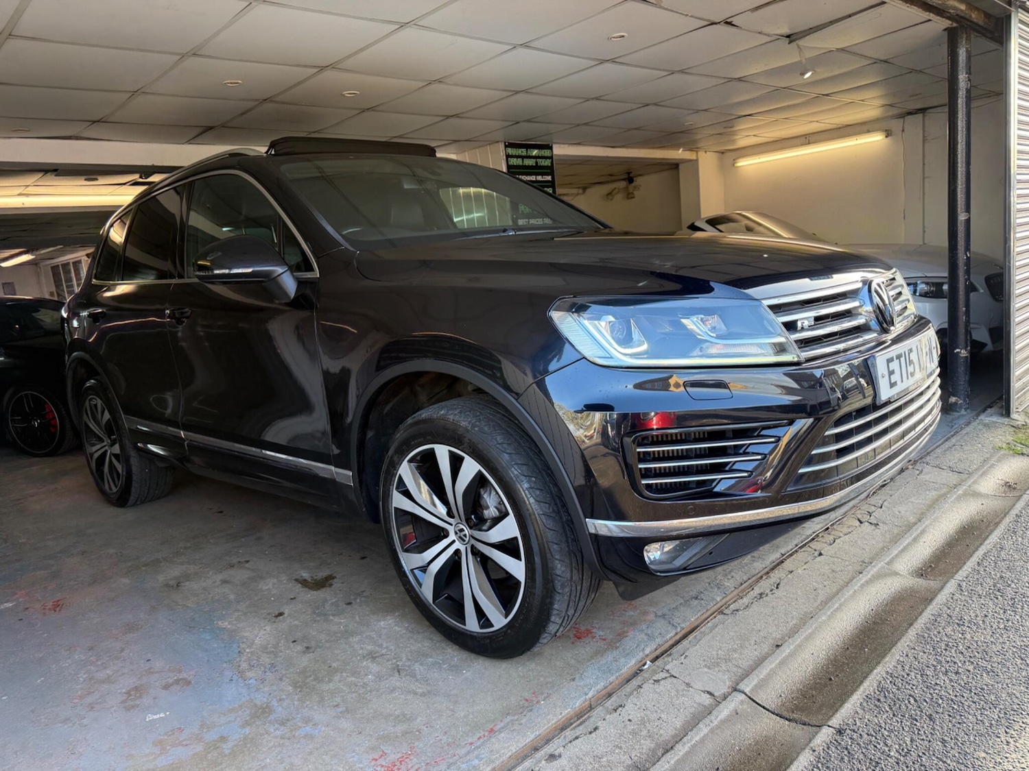 Used Volkswagen Touareg 2015 for sale - 78127356: Photo 3