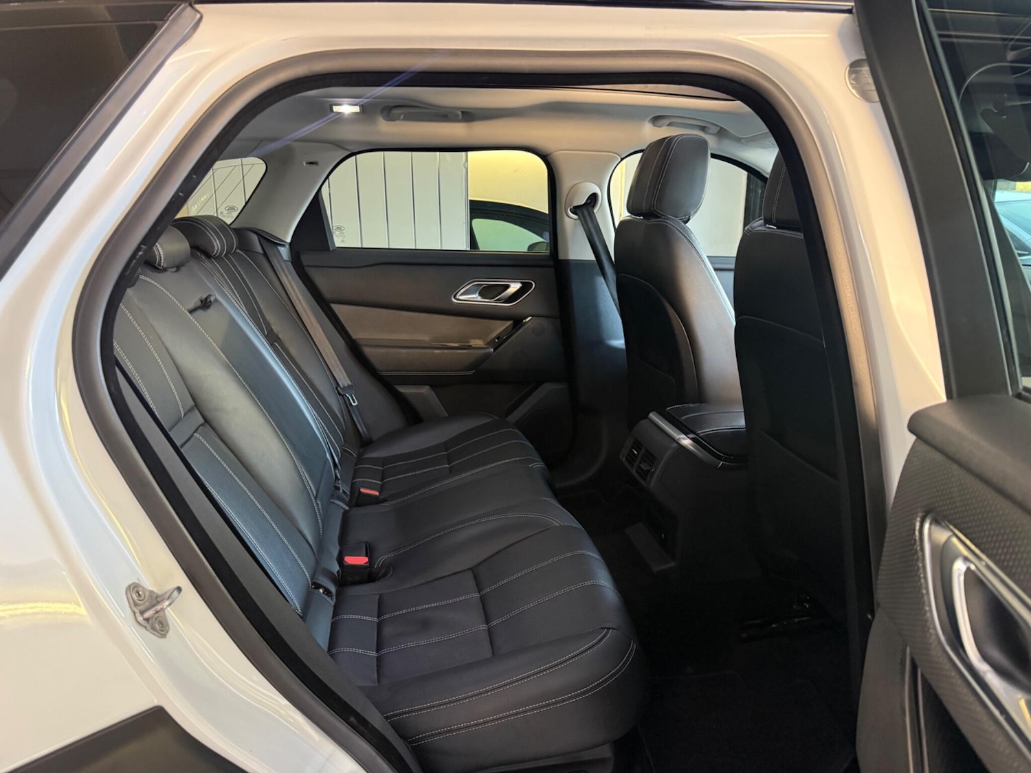 Used Land Rover Range Rover Velar 2017 for sale - 77143649: Photo 12