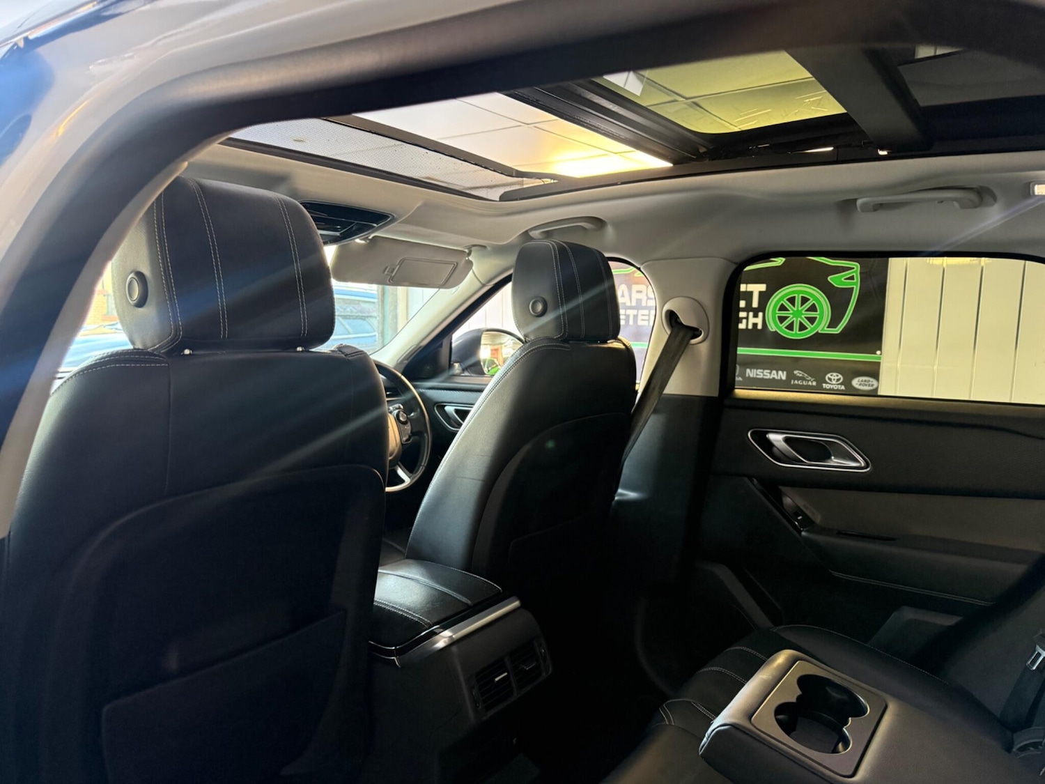 Used Land Rover Range Rover Velar 2017 for sale - 77143649: Photo 17