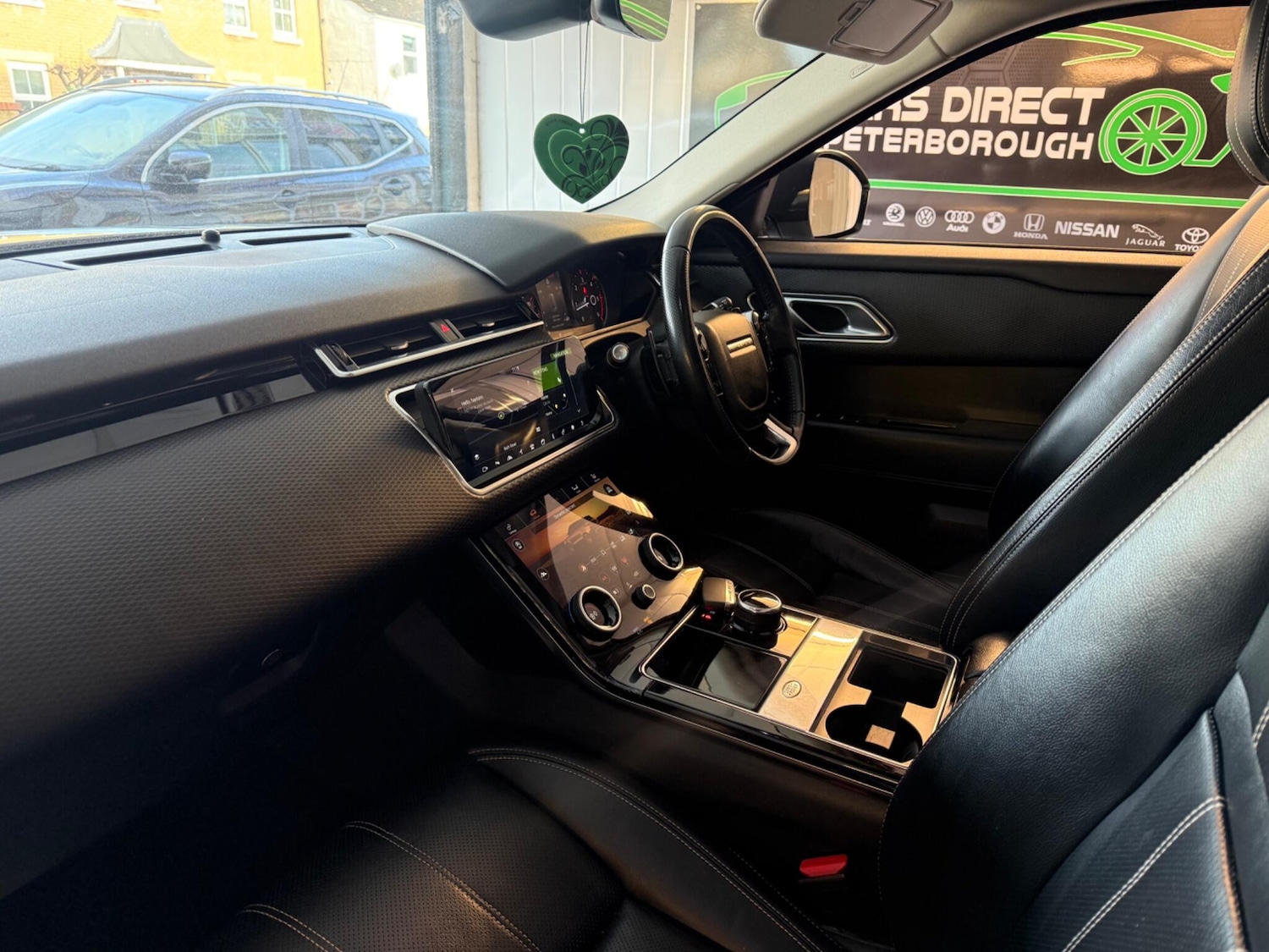 Used Land Rover Range Rover Velar 2017 for sale - 77143649: Photo 21