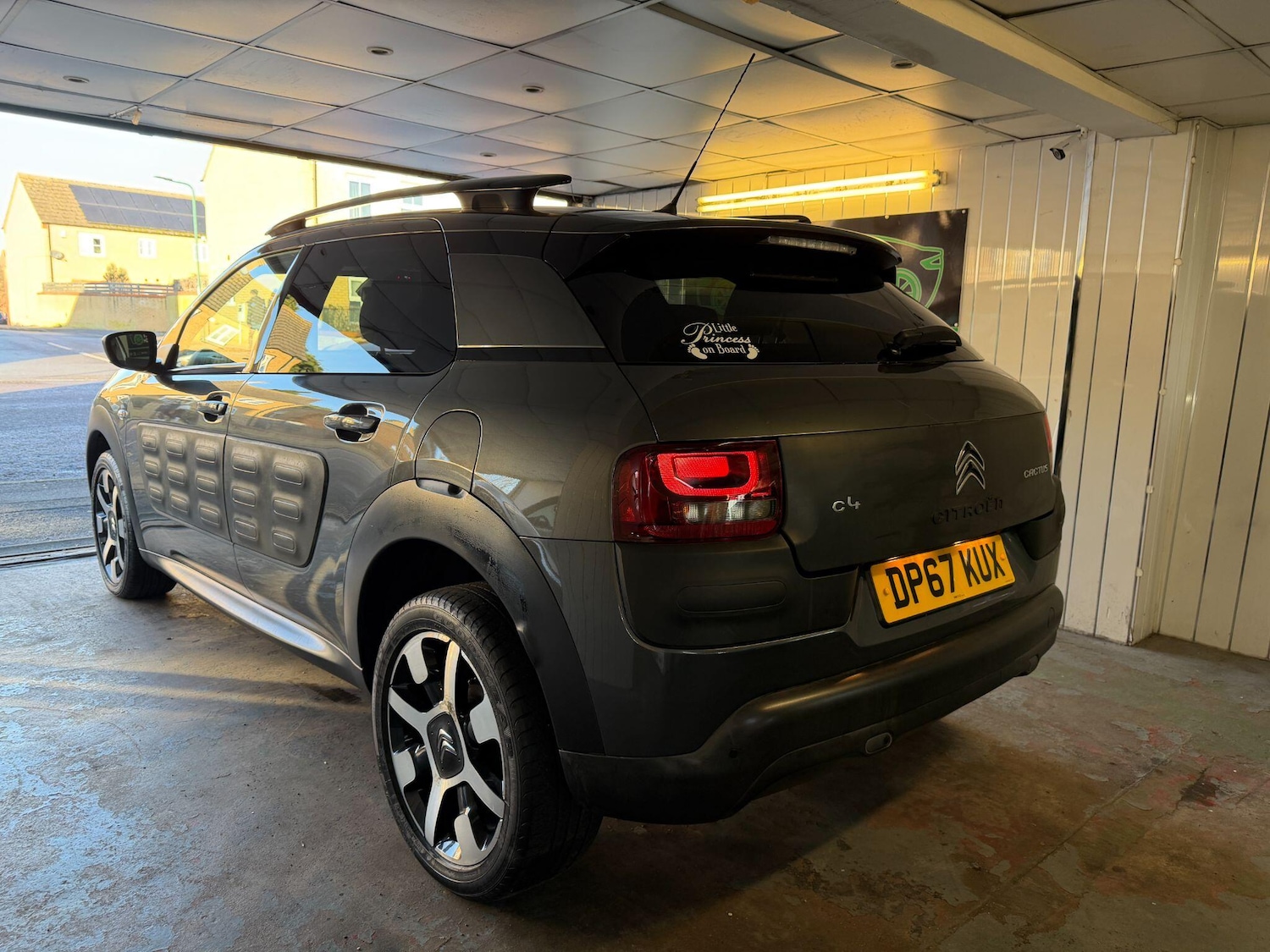 Used Citroen C4 Cactus 2018 for sale - 77081873: Photo 6