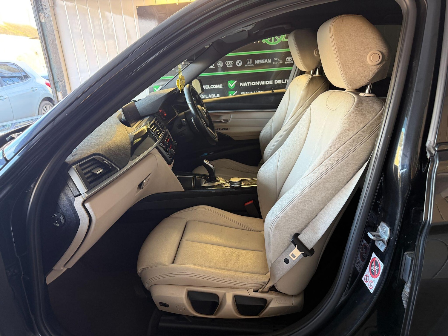 Used BMW 3 Series 2017 for sale - 77238145: Photo 11