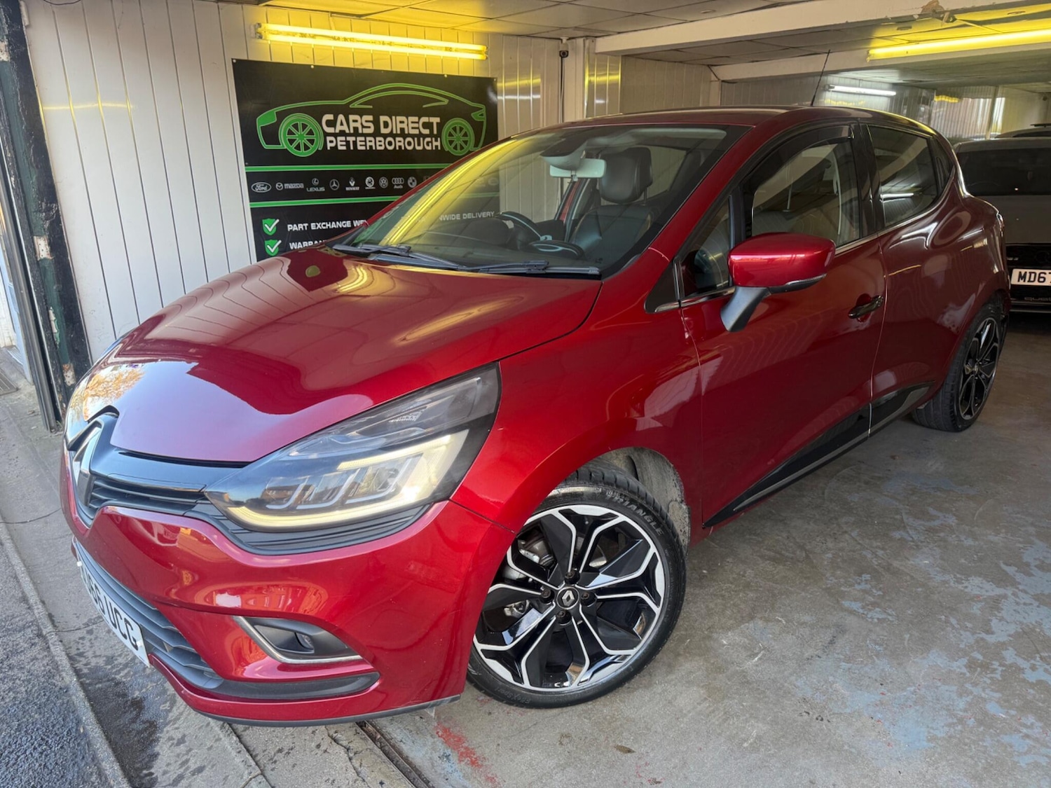 Used Renault Clio 2016 for sale - 77838578: Photo 2