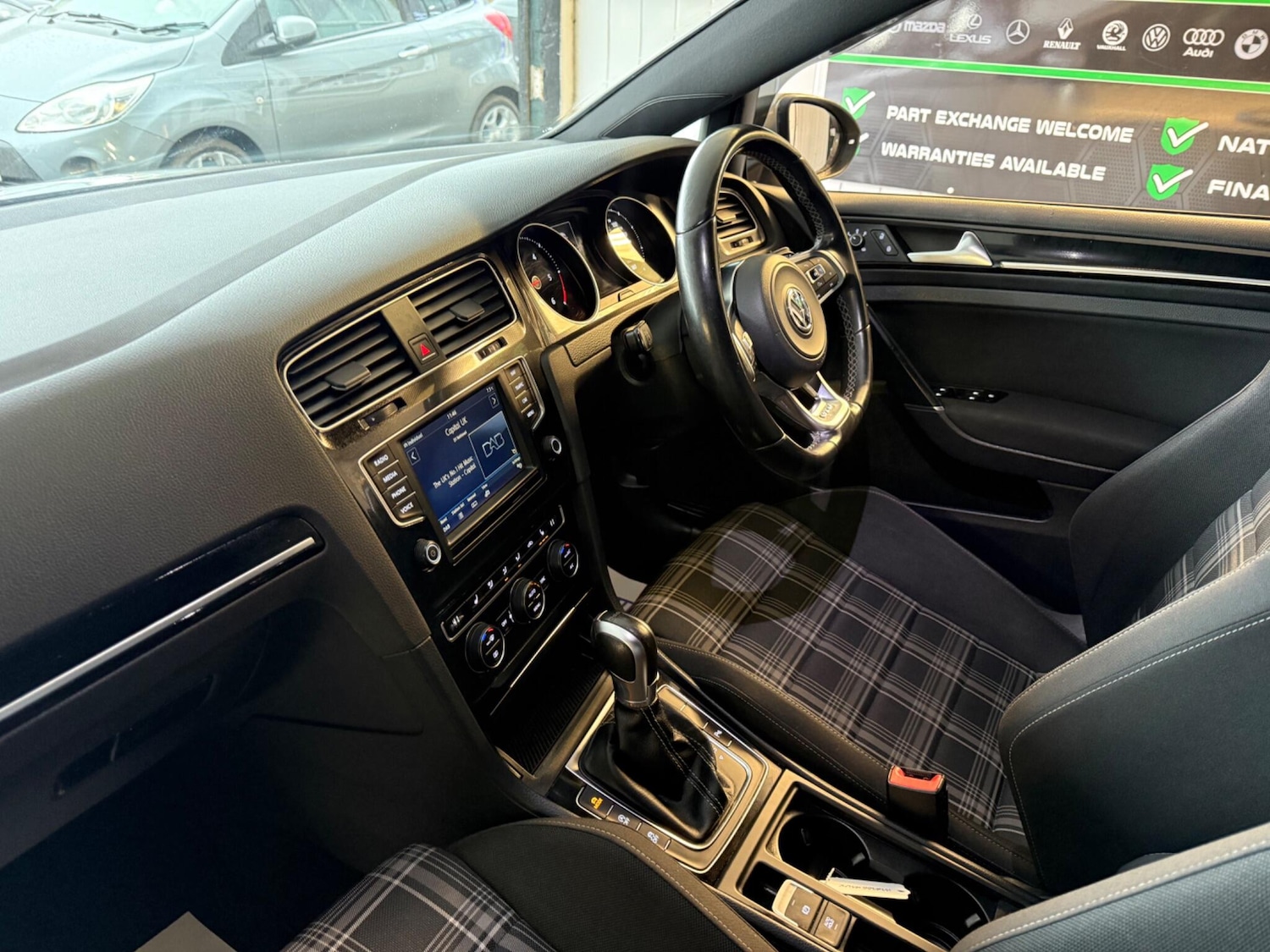 Used Volkswagen Golf 2016 for sale - 77625485: Photo 16