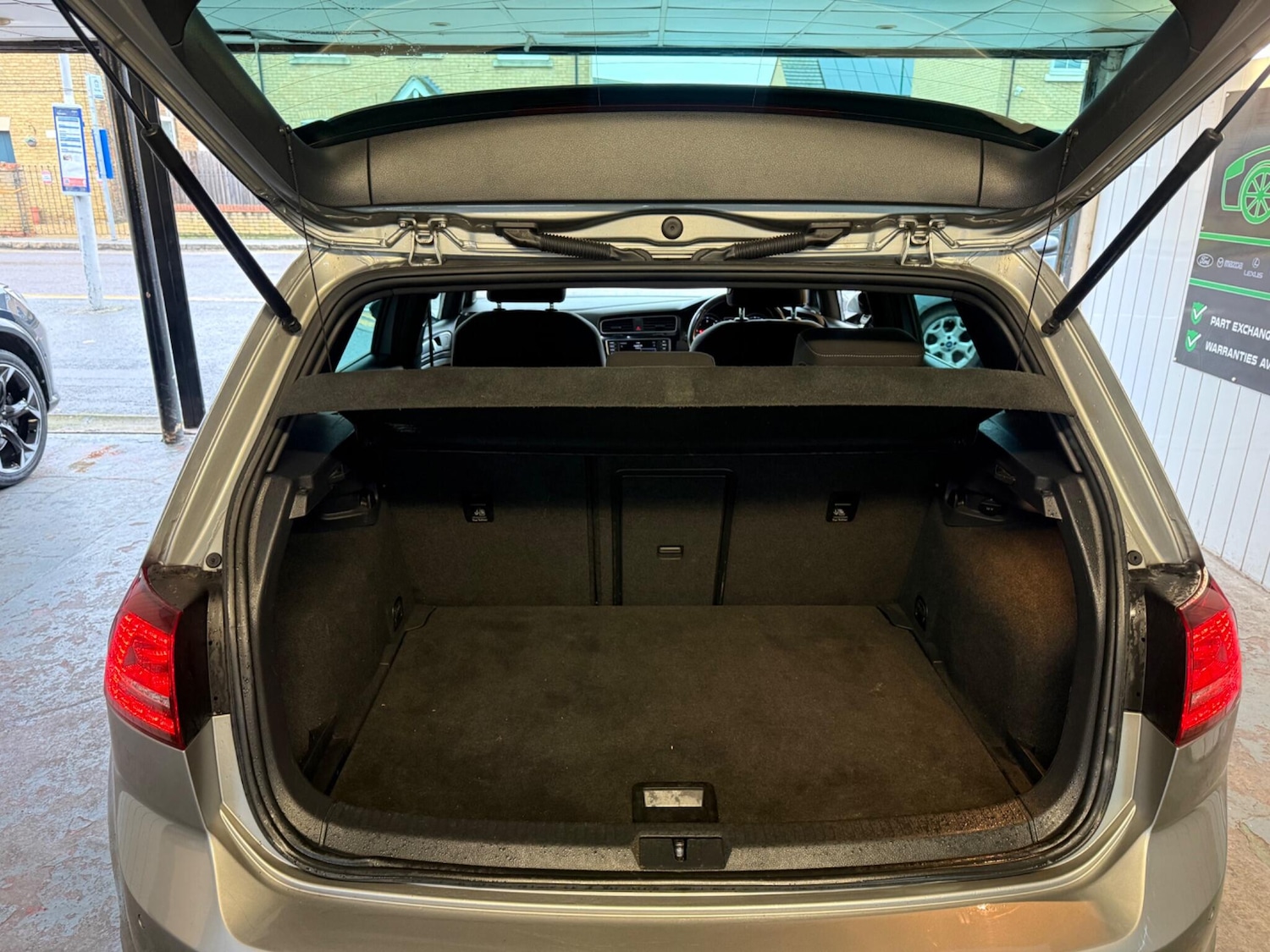 Used Volkswagen Golf 2016 for sale - 77625485: Photo 17