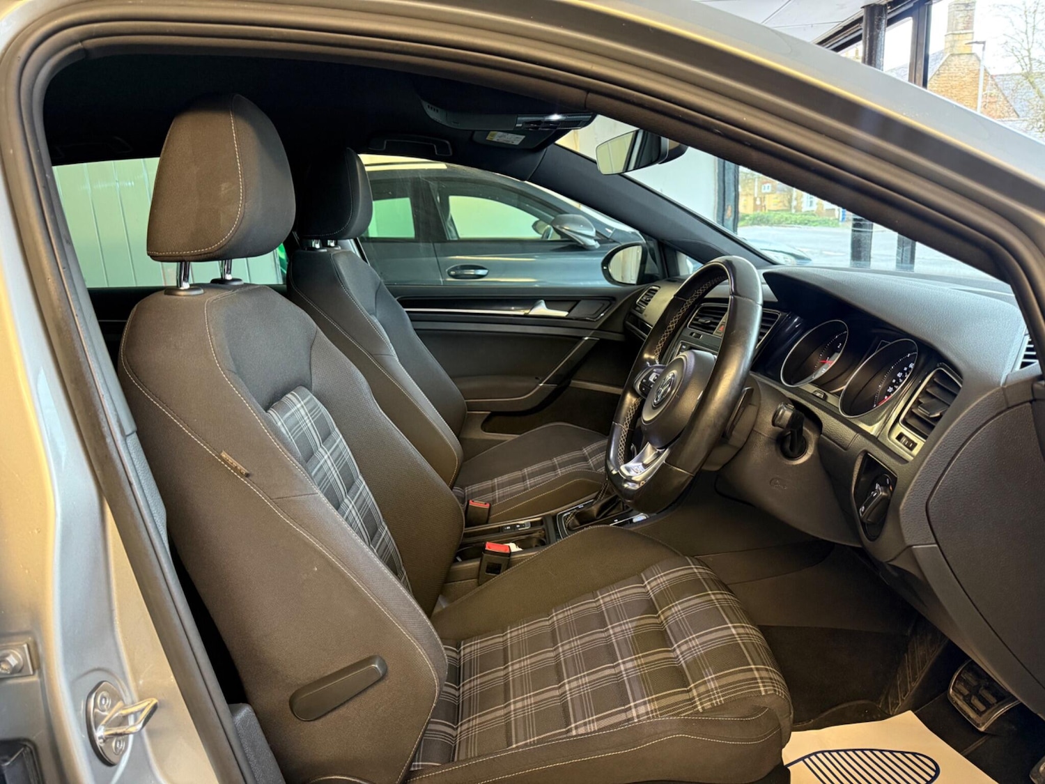 Used Volkswagen Golf 2016 for sale - 77625485: Photo 9