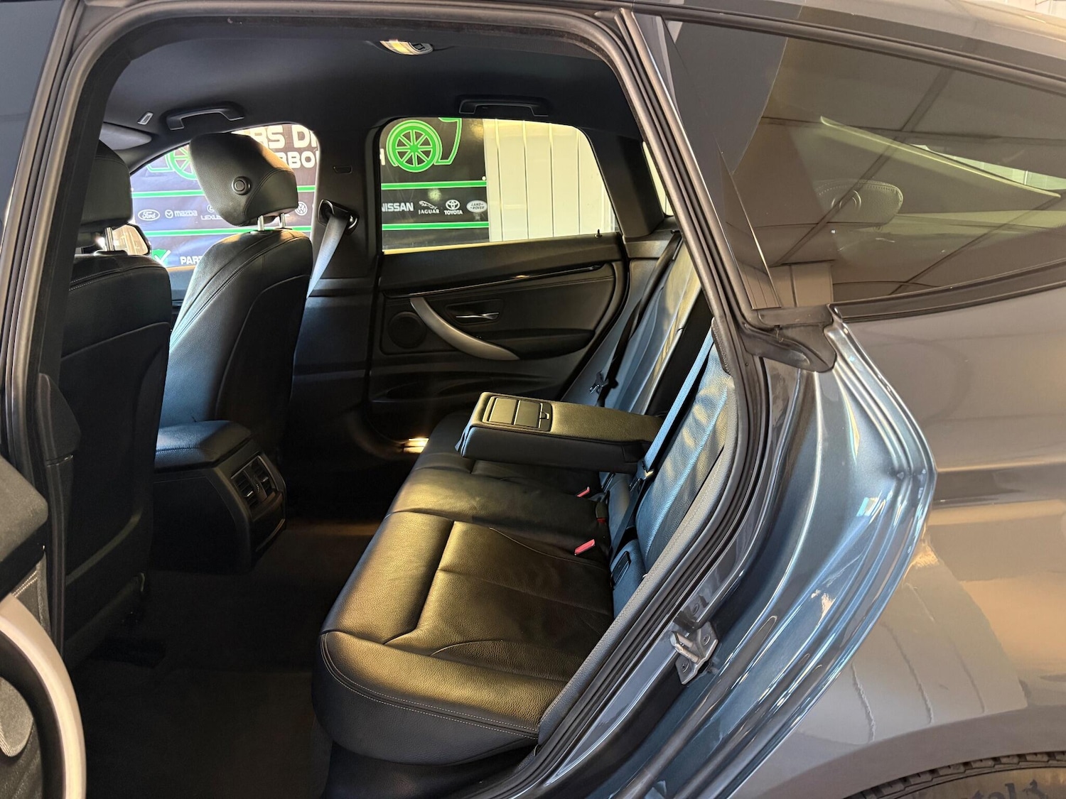 Used BMW 3 Series 2017 for sale - 77050010: Photo 14