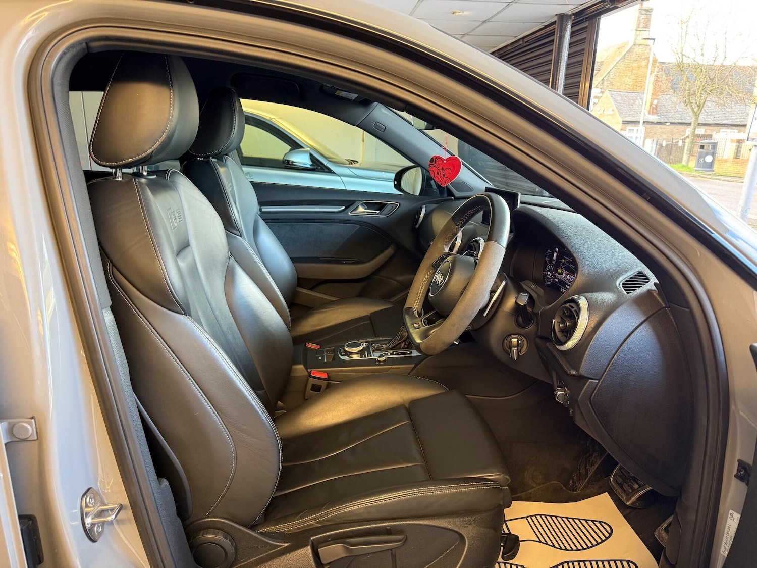 Used Audi RS3 2018 for sale - 77203267: Photo 9