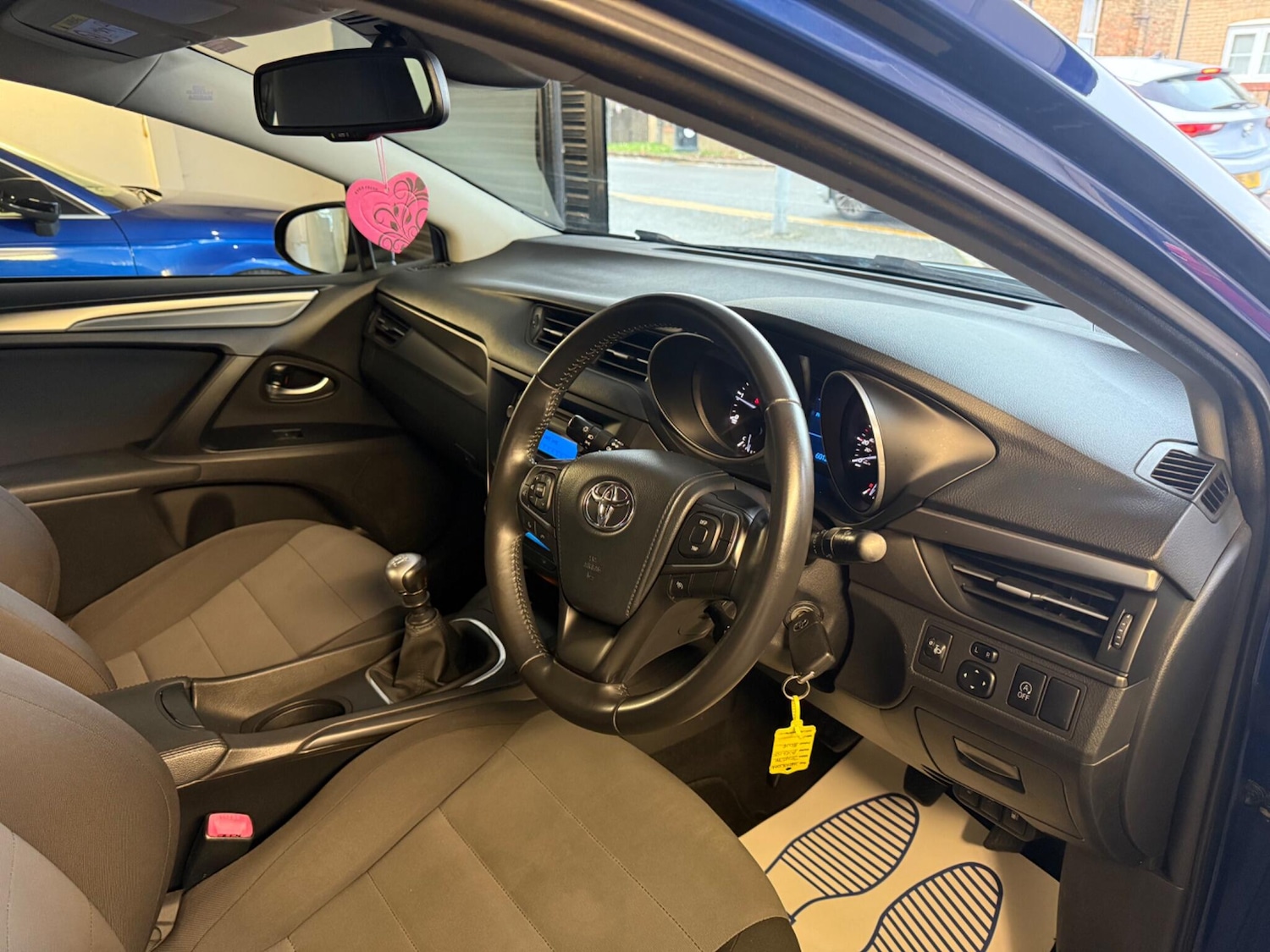 Used Toyota Avensis 2016 for sale - 76485317: Photo 11