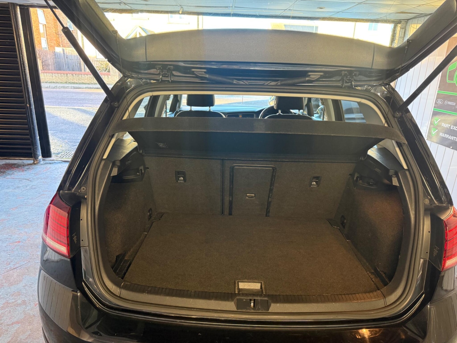 Used Volkswagen Golf 2017 for sale - 76780843: Photo 15