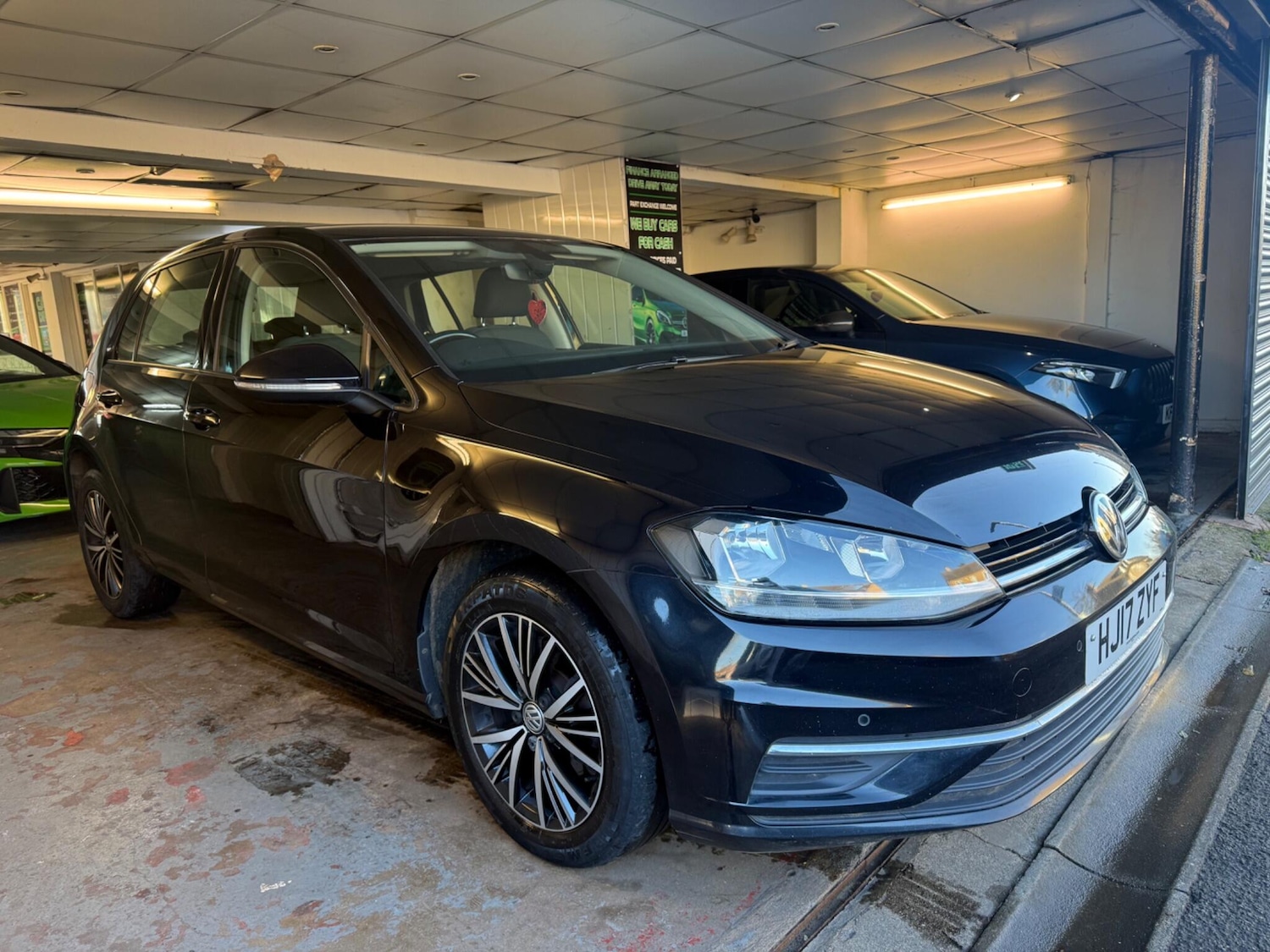 Used Volkswagen Golf 2017 for sale - 76780843: Photo 3