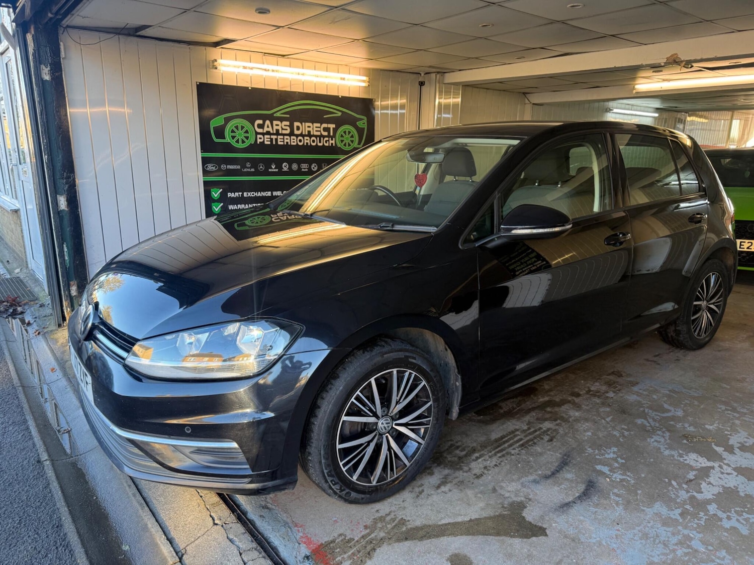 Used Volkswagen Golf 2017 for sale - 76780843: Photo 4