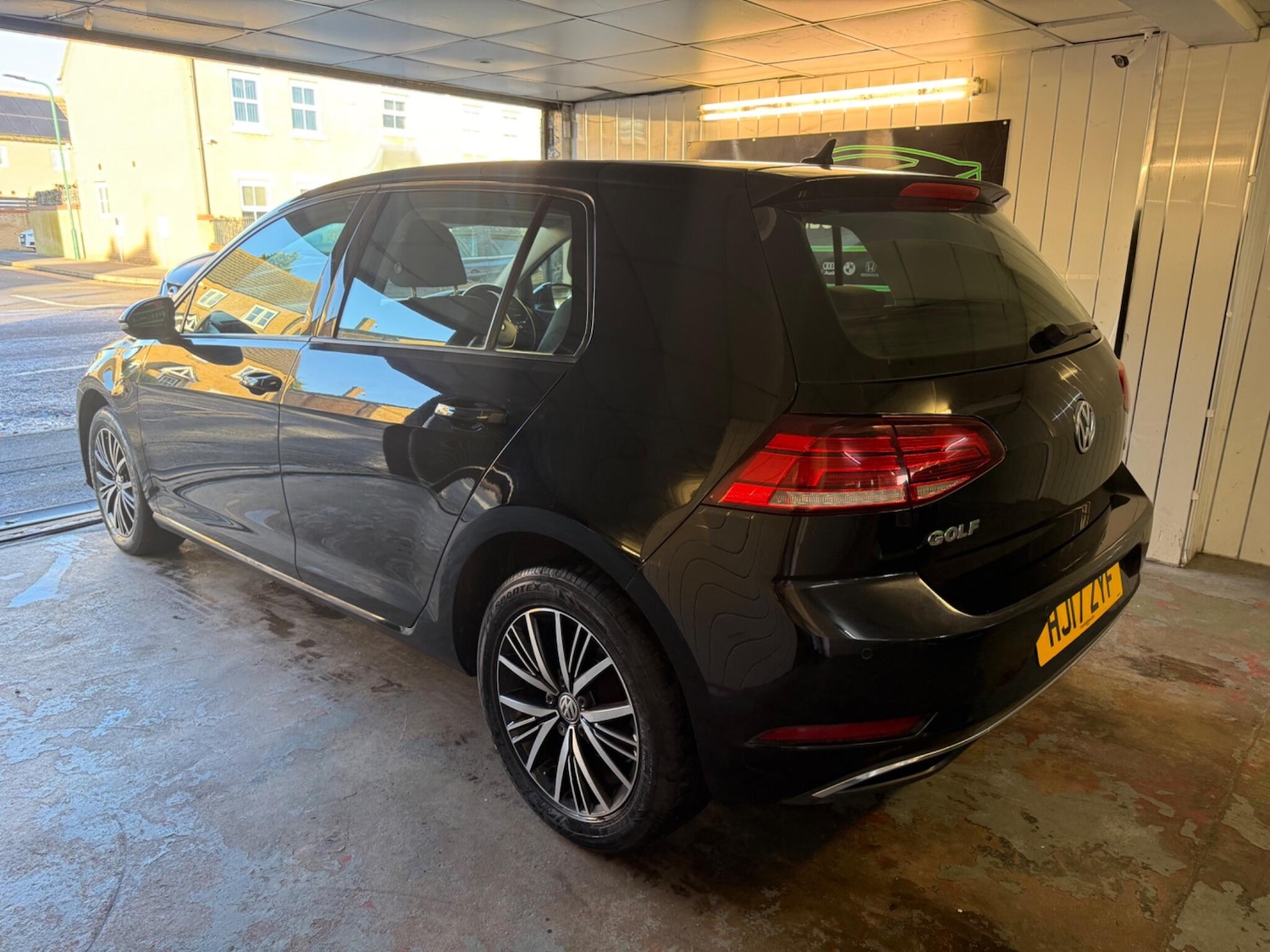 Used Volkswagen Golf 2017 for sale - 76780843: Photo 7