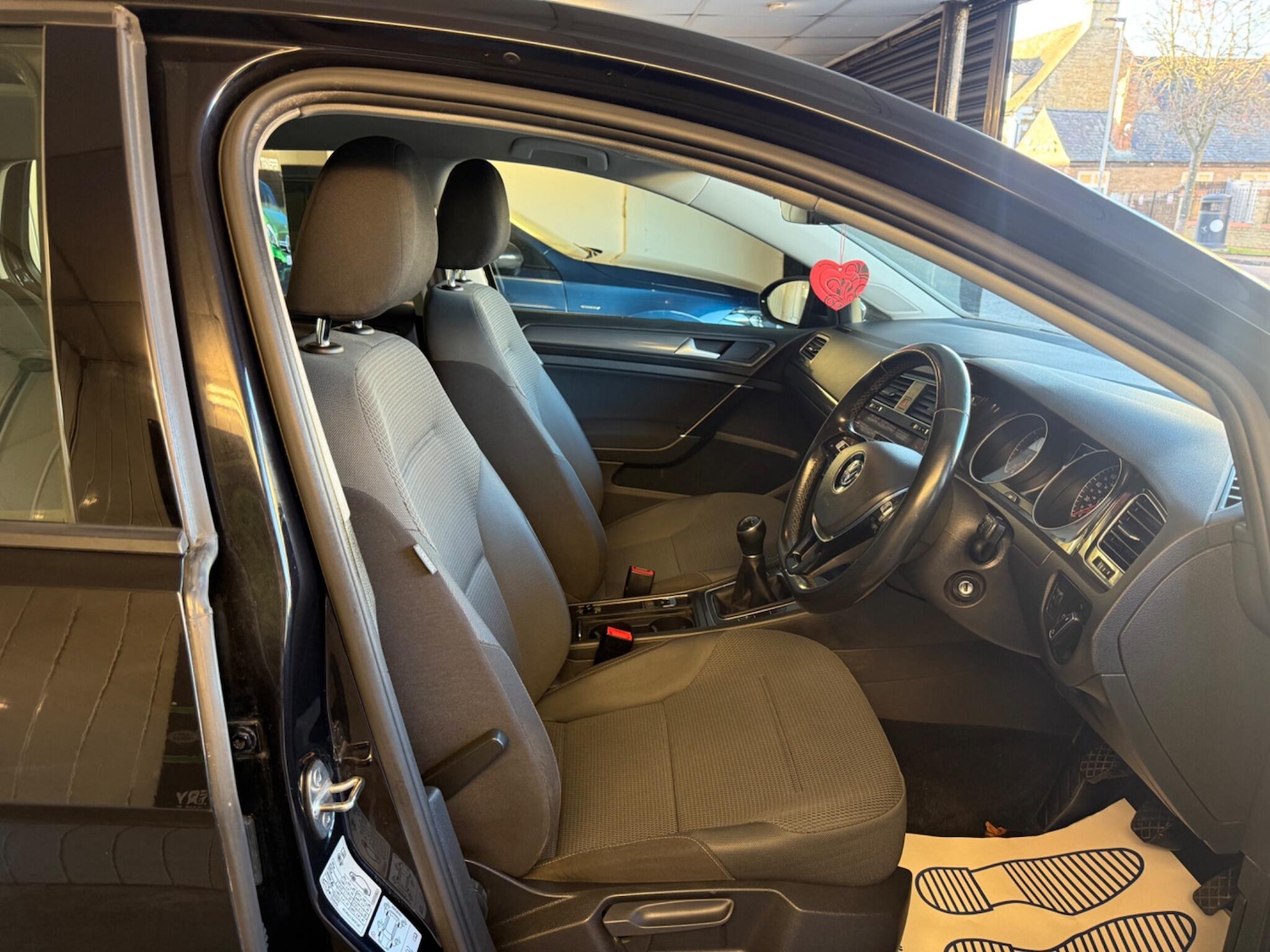 Used Volkswagen Golf 2017 for sale - 76780843: Photo 9