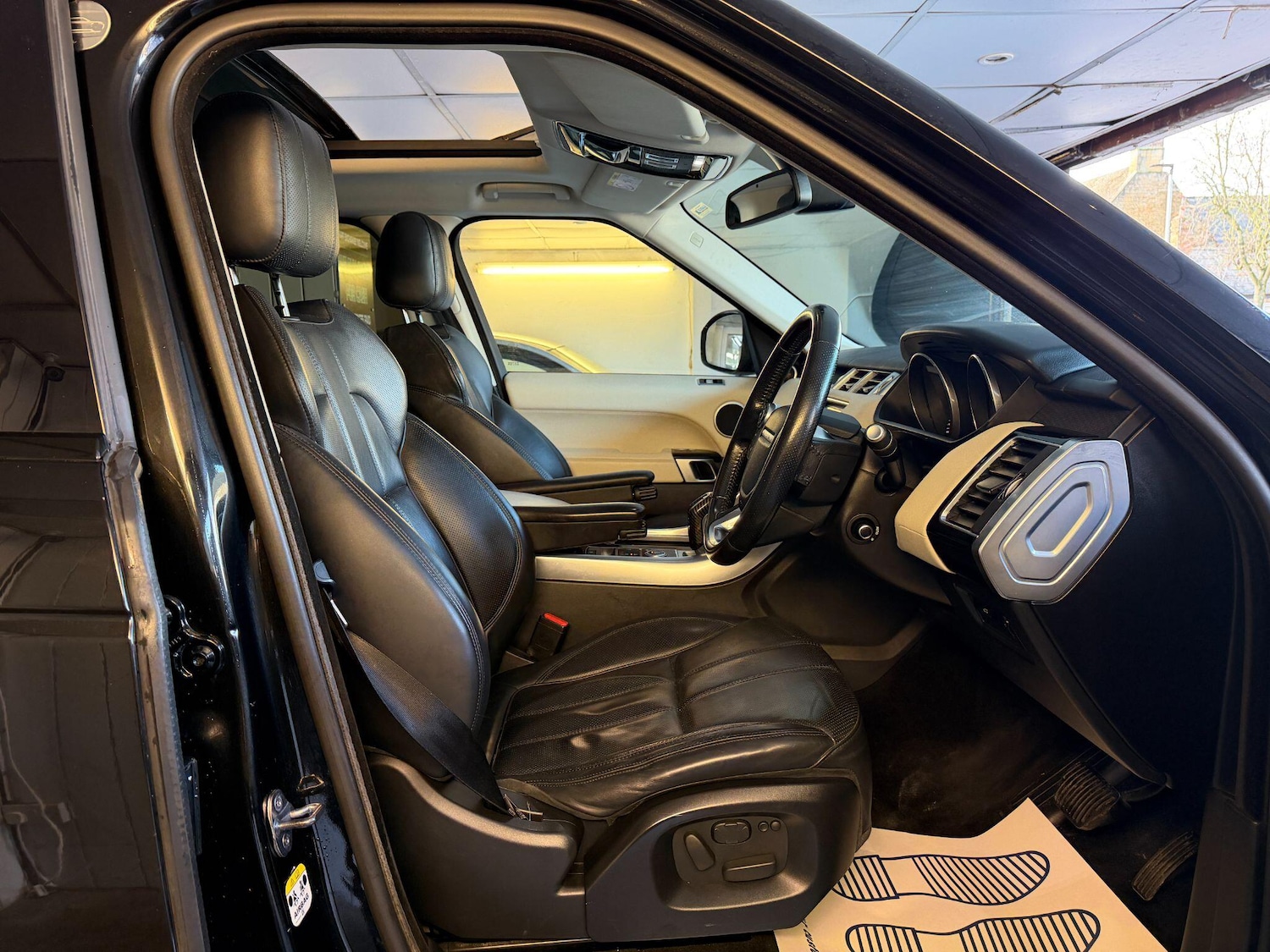 Used Land Rover Range Rover Sport 2015 for sale - 77203705: Photo 9