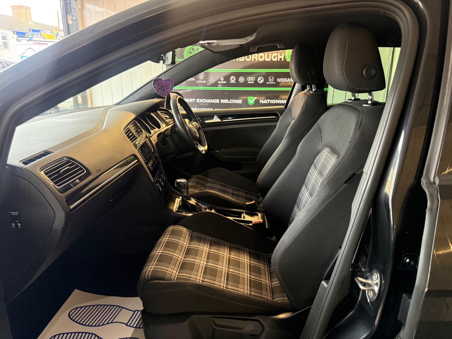 Used Volkswagen Golf 2017 for sale - 77625166: Photo 11