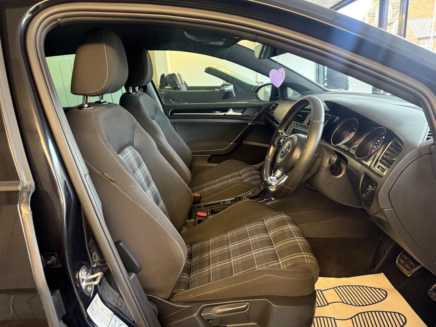 Used Volkswagen Golf 2017 for sale - 77625166: Photo 8